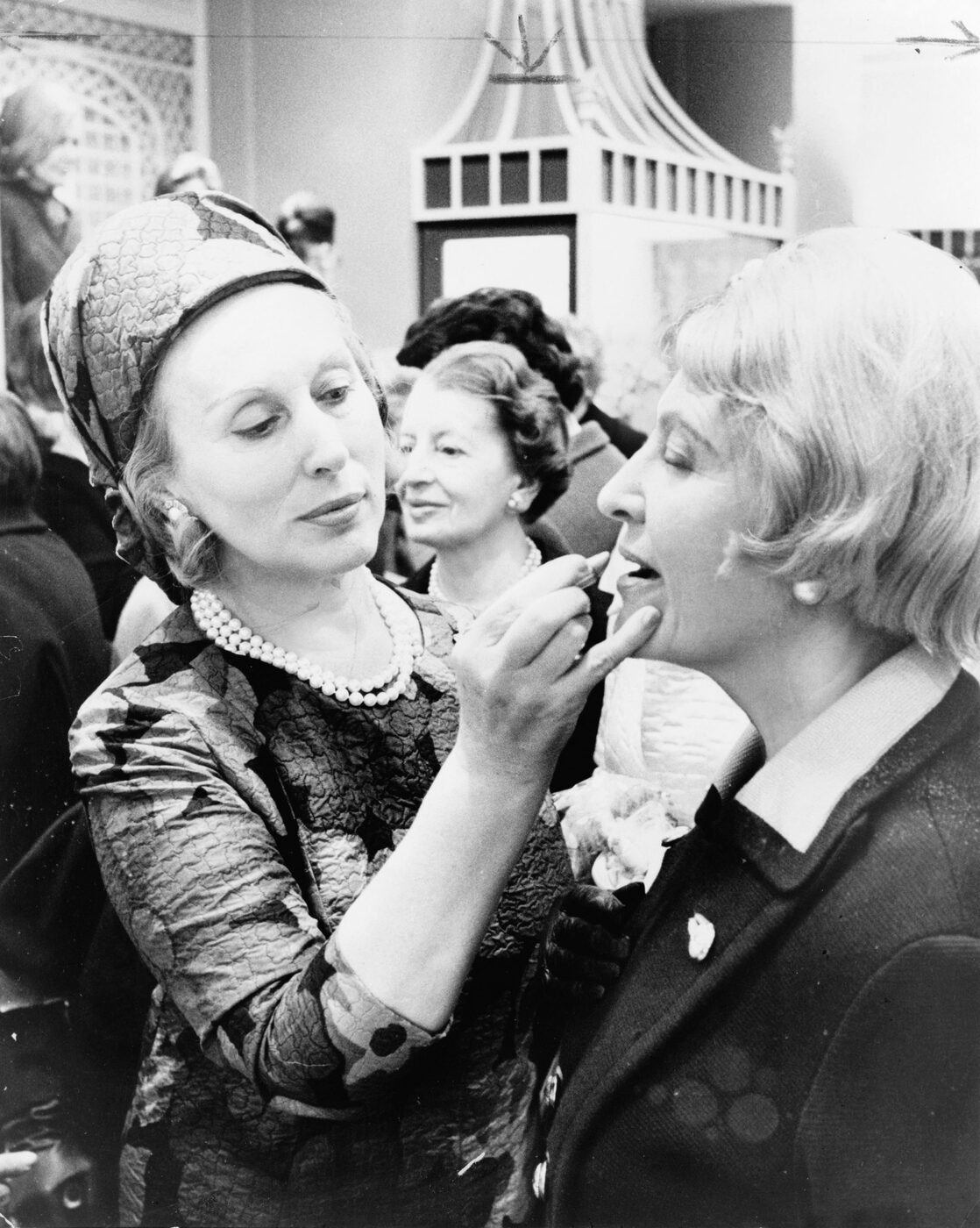 How Estee Lauder's Free Sample Strategy Built a Beauty Empire